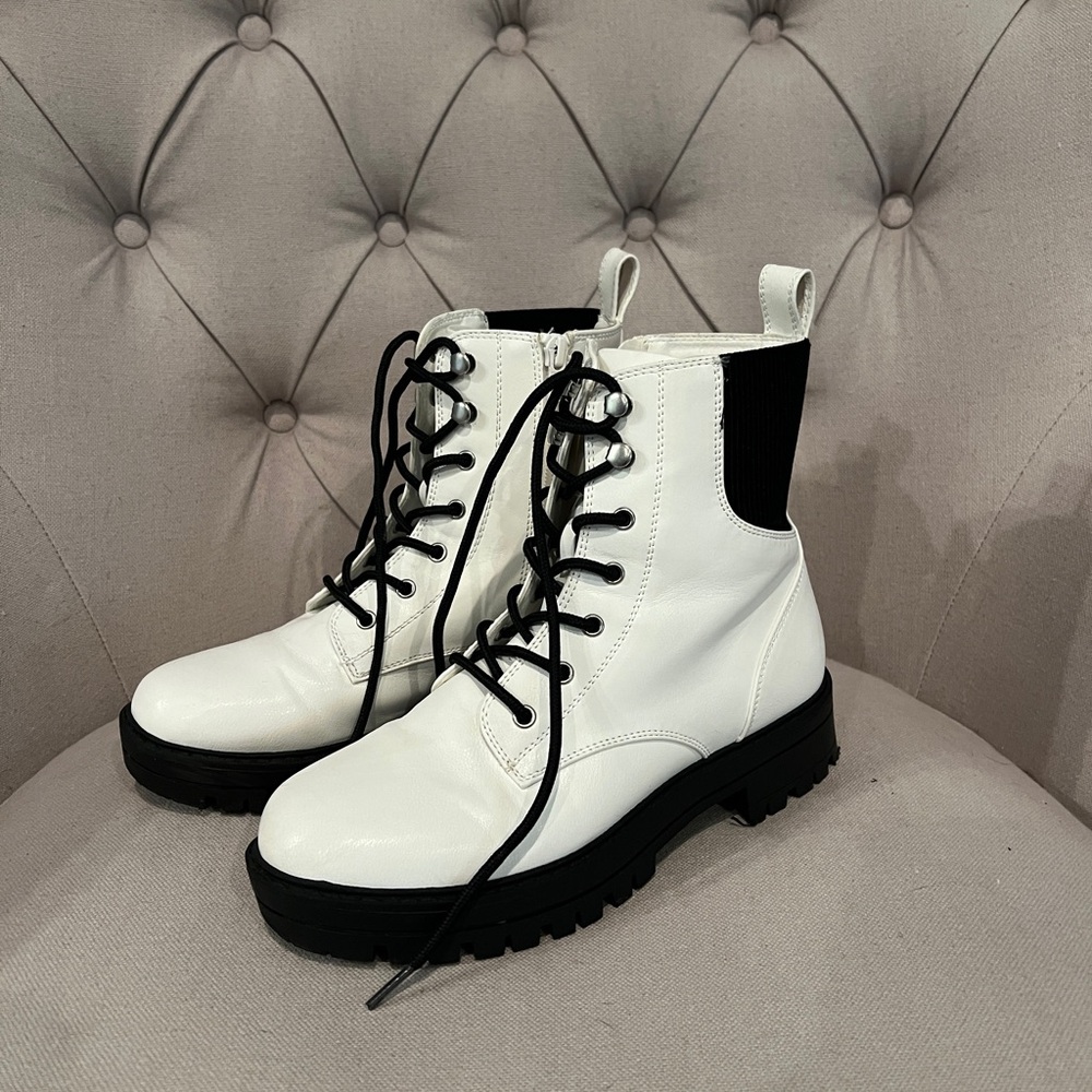Stylish White Lace-Up Kids Boots